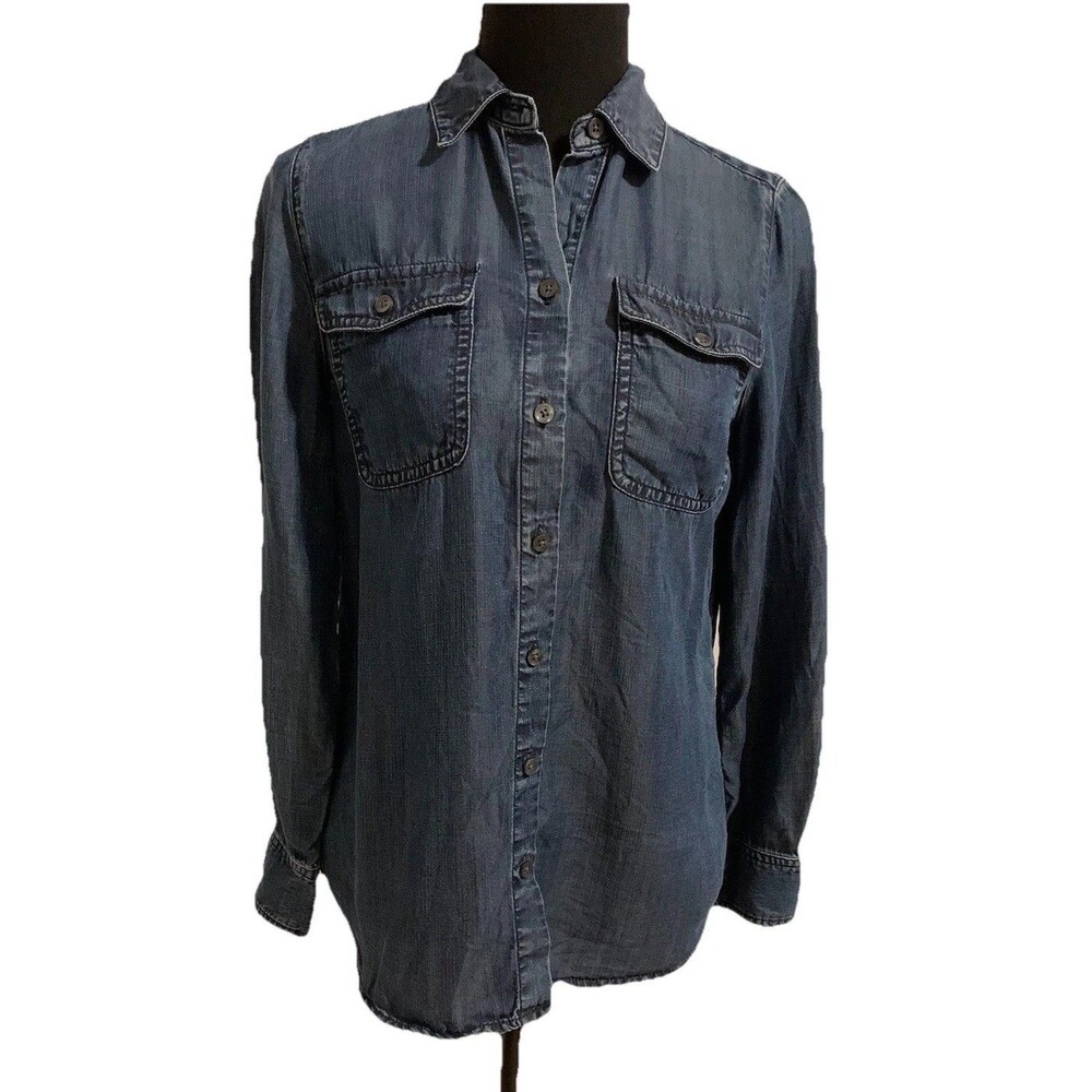 Chicos Size 00 Womens XS Distressed Blue Chambray Shirt Button Front Soft